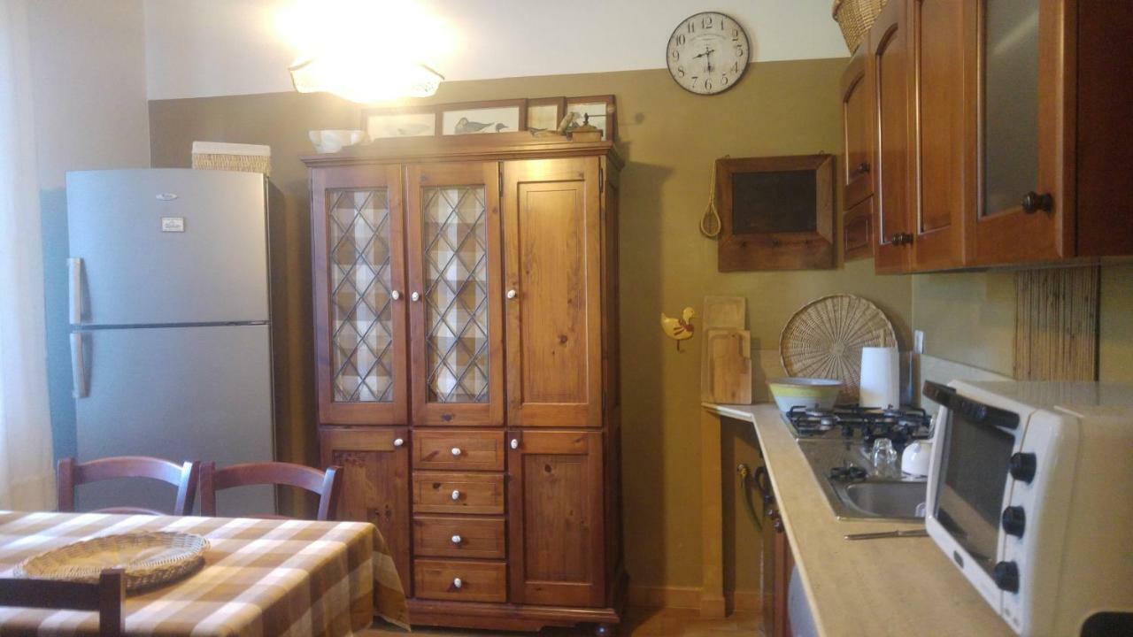 Villa Degli Olmi Allumiere Exteriör bild